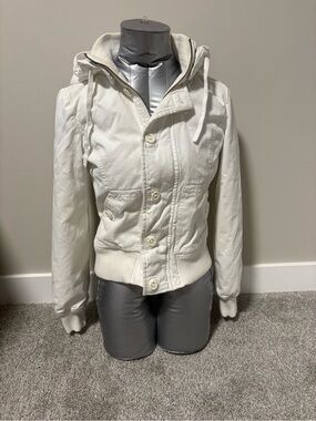 Women’s White Hooded Button-Up and zip up TNA Aritzia thick jacket